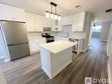 Main picture of 2926 N Ridgeway Ave