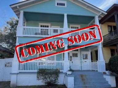 Main picture of 607 W 44th St