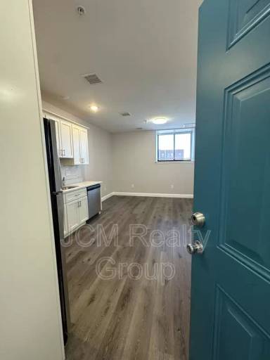 Main picture of 185-91 N Common St Apartments