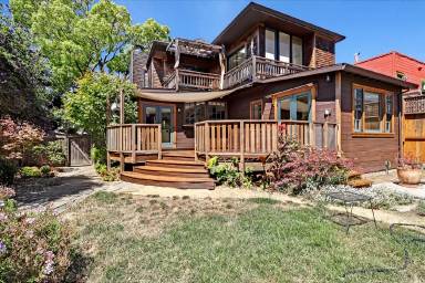 Main picture of 2325 Roosevelt Ave