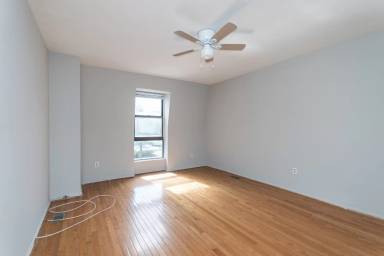 Main picture of 3333 Comly Rd