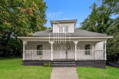 Main picture of 921 NE 23rd St