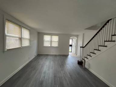 Main picture of 7129 Large St