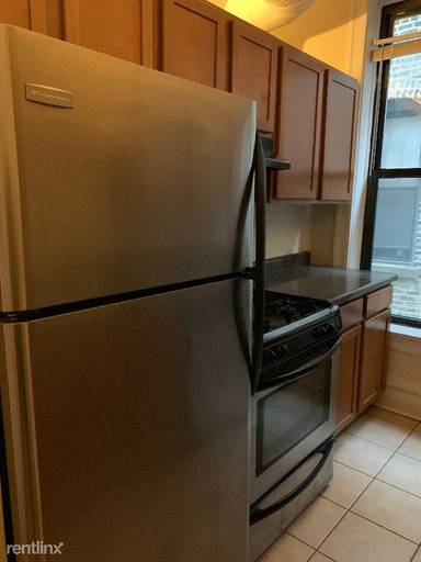 Main picture of 3521 N Wilton Ave
