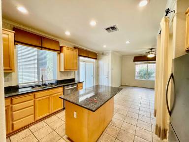 Main picture of 2629 Lotus St