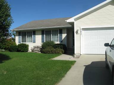 Main picture of 902 Poe Ave