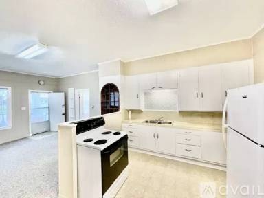Main picture of 719 N 13th St