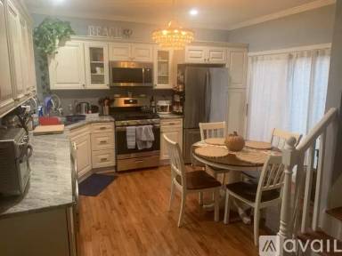 Main picture of 211 Winthrop Shore Dr