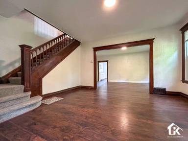 Main picture of 2925 Cadillac Blvd