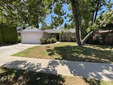 Main picture of 15022 Haynes St