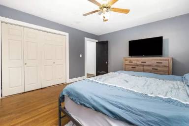 Main picture of 29 1/2 Mountain St