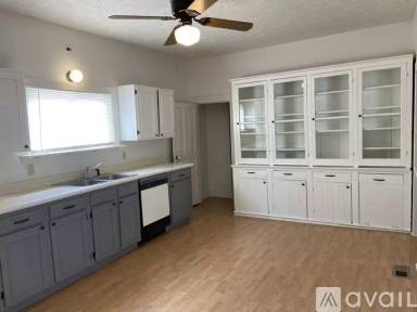 Main picture of 603 McCarthy St