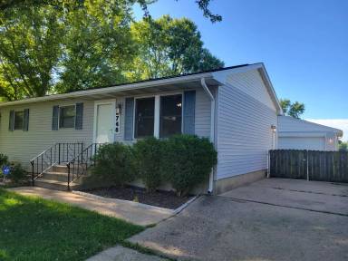 Main picture of 2748 Sandgate Rd