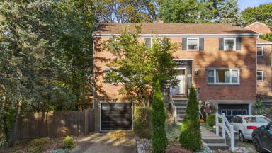 Main picture of 1051 Maple Heights Ct