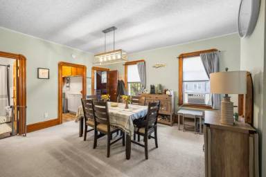 Main picture of 93 Sidney St
