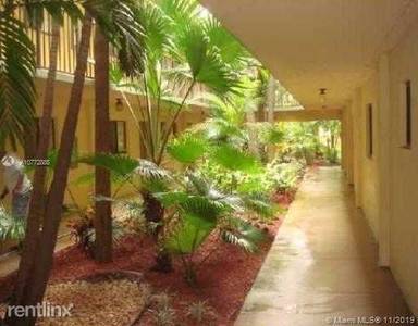 Main picture of 8045 SW 107th Ave