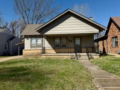 Main picture of 1316 S Florence Pl