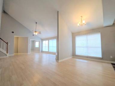Main picture of 15215 Peachmeadow Ln