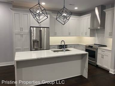 Main picture of 1021 S Washington Ave