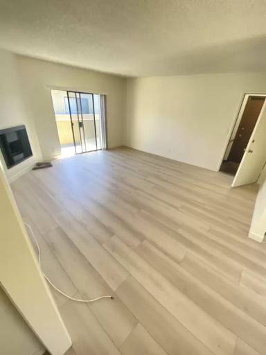 Main picture of 14942 Burbank Blvd
