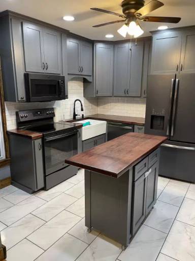 Main picture of 189 E 2nd St