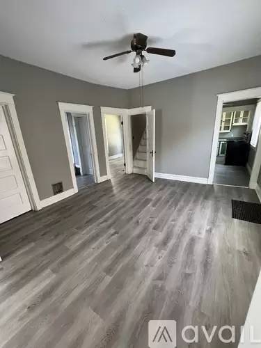 Main picture of 5210 Lyon Ave