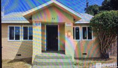 Main picture of 313 W Kelso St