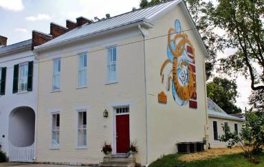 Main picture of 121 W Main St