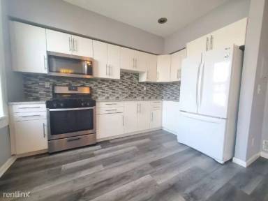 Main picture of 65 W 21st St