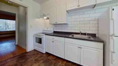Main picture of 3132 N 76th St