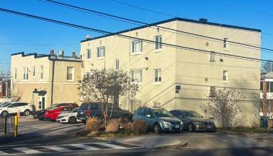 Main picture of 5024 Fort Totten Dr NE