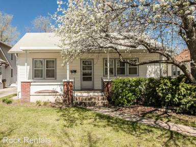 Main picture of 306 W 17th Ave