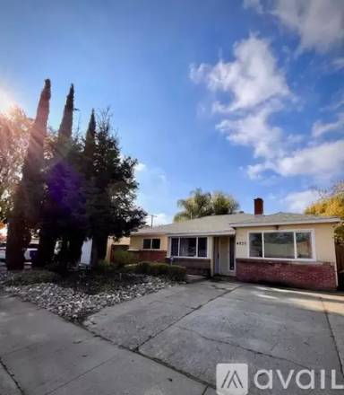 Main picture of 4830 73rd St