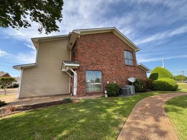 Main picture of 12 Meadow Creek Dr