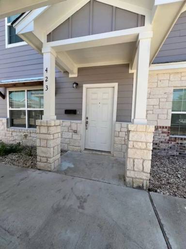 Main picture of 421 Spring St