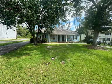 Main picture of 4 Westbrook Cir