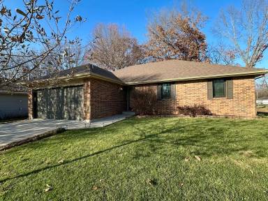 Main picture of 2765 E Verona St