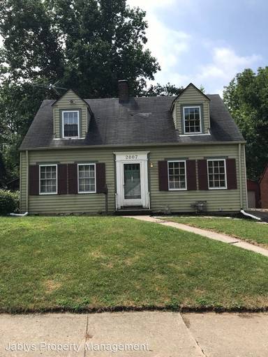 Main picture of 2007 W 12th St