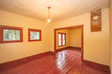 Main picture of 610 NW 3rd St