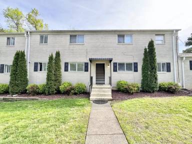 Main picture of 701 S Chapman St