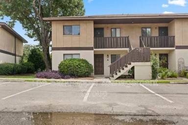 Main picture of 2186 Bees Ferry Rd