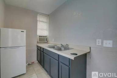 Main picture of 2816 Ellis Ave