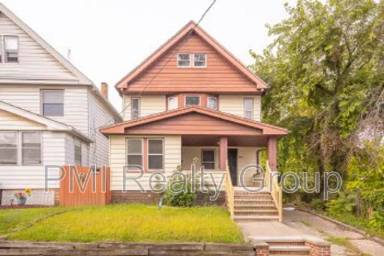 Main picture of 888 Evangeline Rd