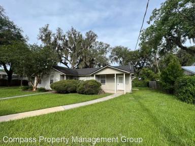 Main picture of 804 Meadowbrook Dr