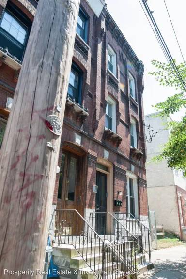 Main picture of 2139 N Uber St