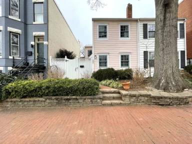 Main picture of 505 6th St SE