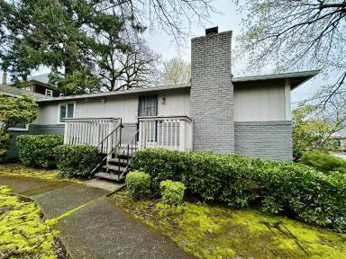 Main picture of 4217 SE 15th Ave
