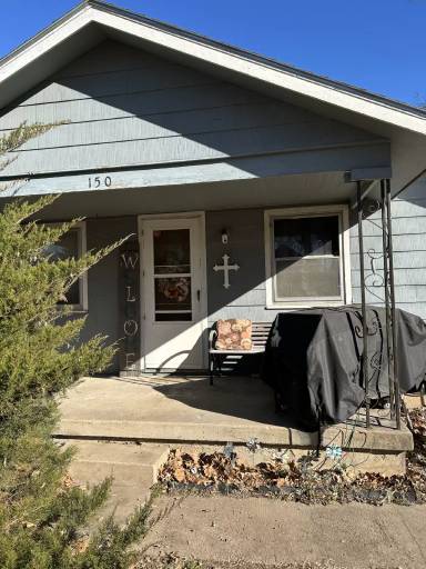 Main picture of 150 S 3rd St