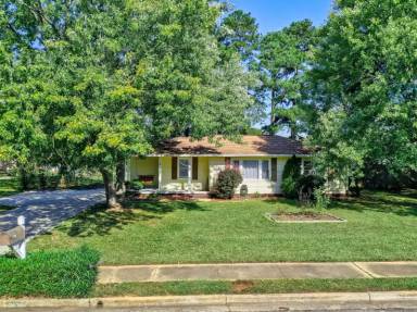 Main picture of 2131 Franklin St
