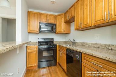 Main picture of 136-38 Highland Ave